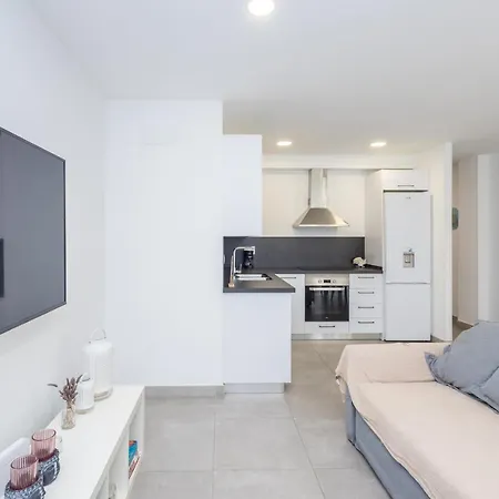 Apartment 3br Workfriendly - Sea & Port Views - Beach