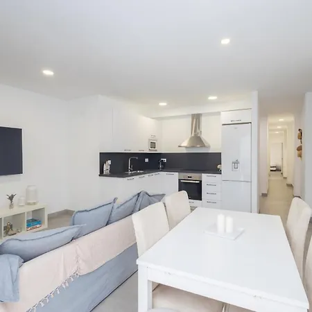 3br Workfriendly - Sea & Port Views - Beach Apartment