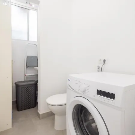 3br Workfriendly - Sea & Port Views - Beach Apartment *