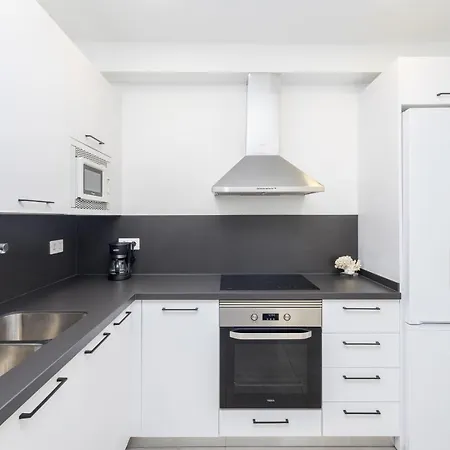 3br Workfriendly - Sea & Port Views - Beach Appartement *